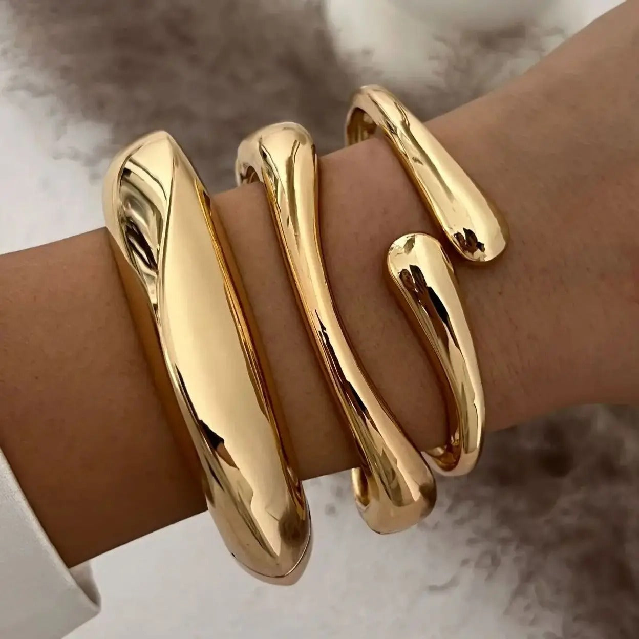 The Fine Arc Bangle