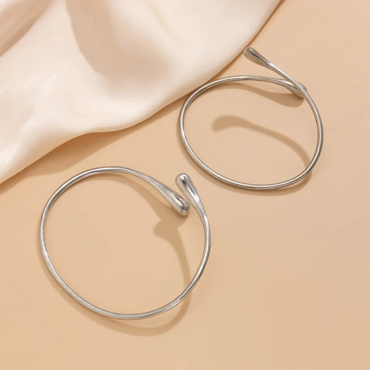 The Drop Arm Cuff