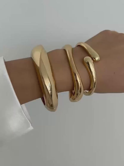 The Bold Arc Bangle
